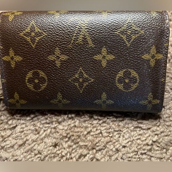 Authentic Louis Vuitton Porte Monnaie
Billets Tresor - Picture 2 of 10